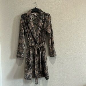 Calvin Klein Womens Size XS/S Animal Print Belted Robe Below Knee Length Soft